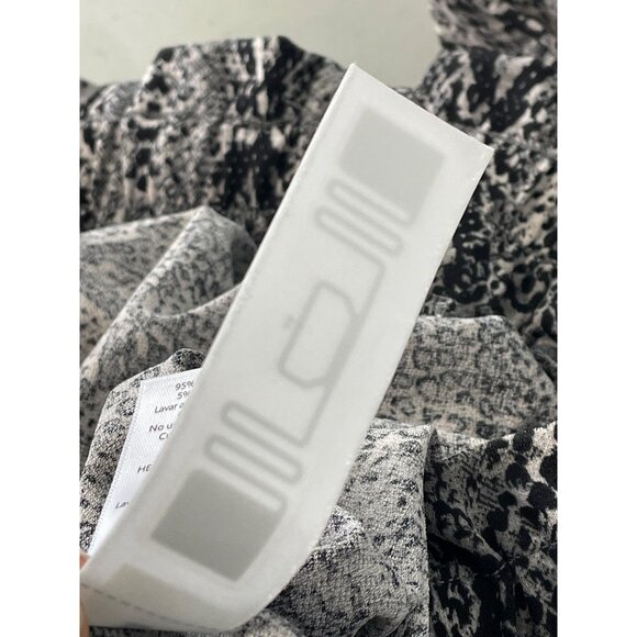 LuLaRoe Ella Paper Bag Shorts Size Large Belted Pull On Snakeskin Print Gray NEW - Picture 6 of 9